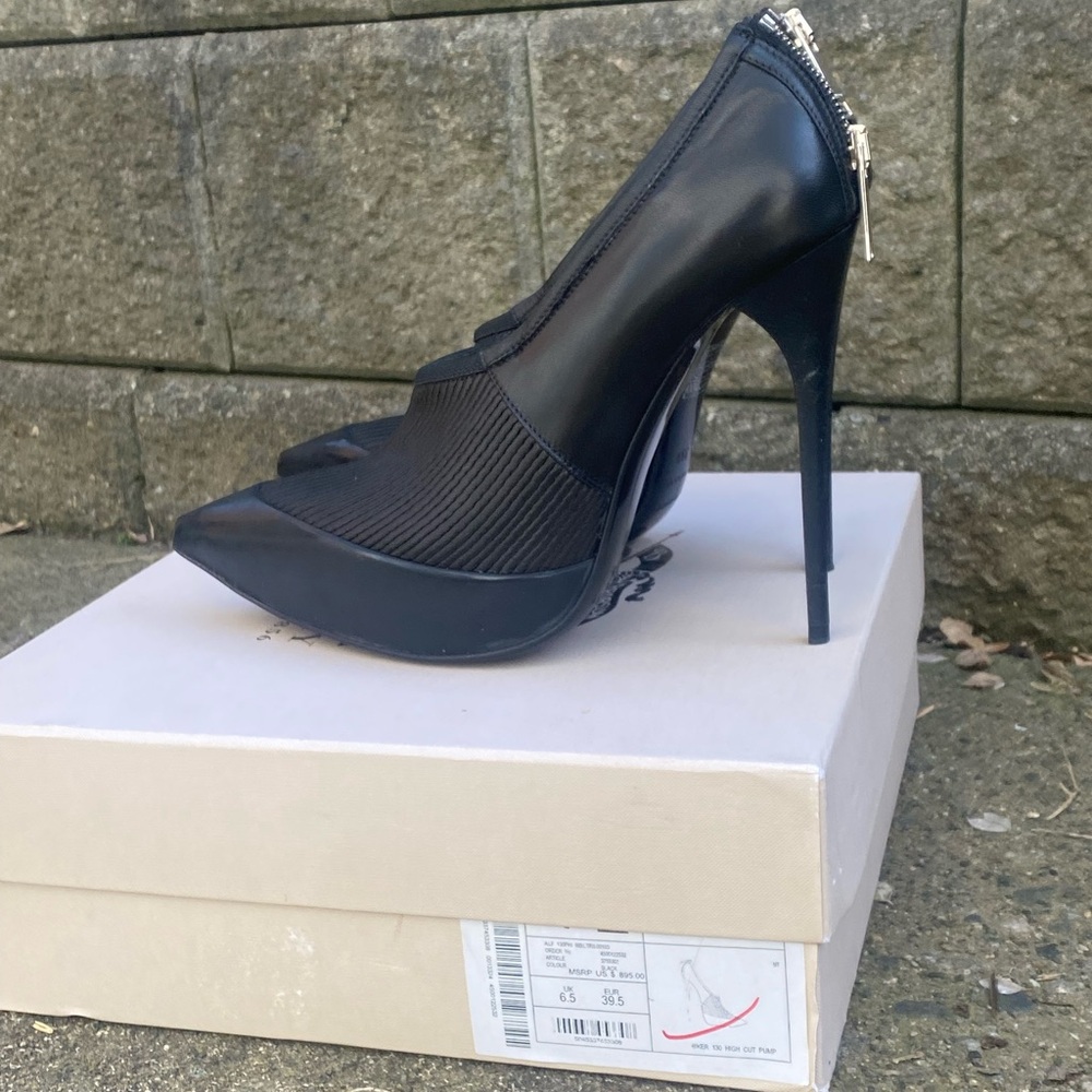 Burberry Black Pointed Ribbed Slip-On Heels - Picture 14 of 14